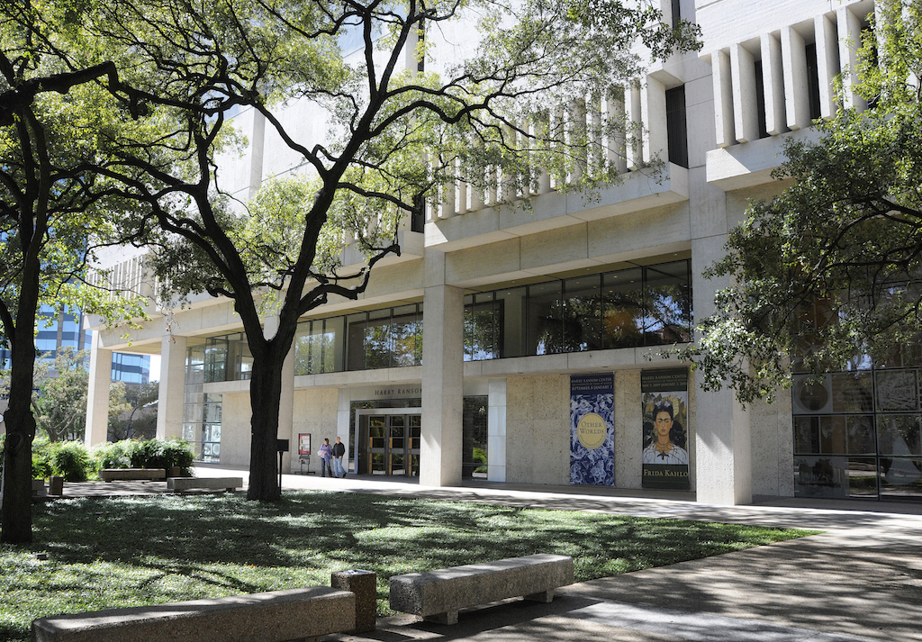 El Harry Ransom Center de la Universidad de Texas en Austin. Fotografía por Anthony Maddaloni. Imagen cortesía del Harry Ransom Center