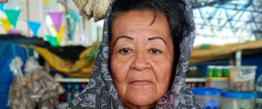 La vendedora de almas secas y remedios eternos